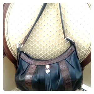 Women’s shoulder hand bag